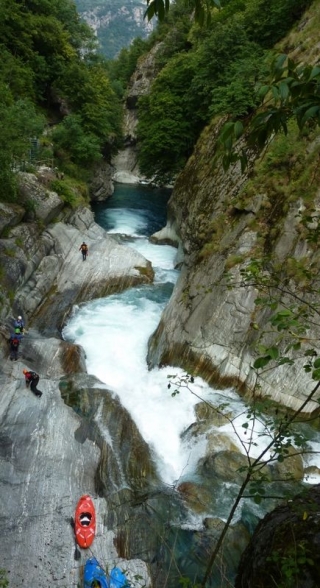 Experiencias únicas de kayak en Francia como en Italia 